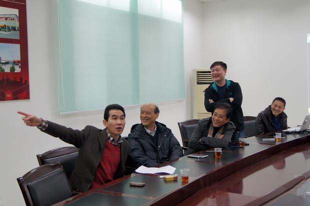 图11、花季传媒免费观看下载销售总经理陆志江对获评优秀专卖店精彩点评